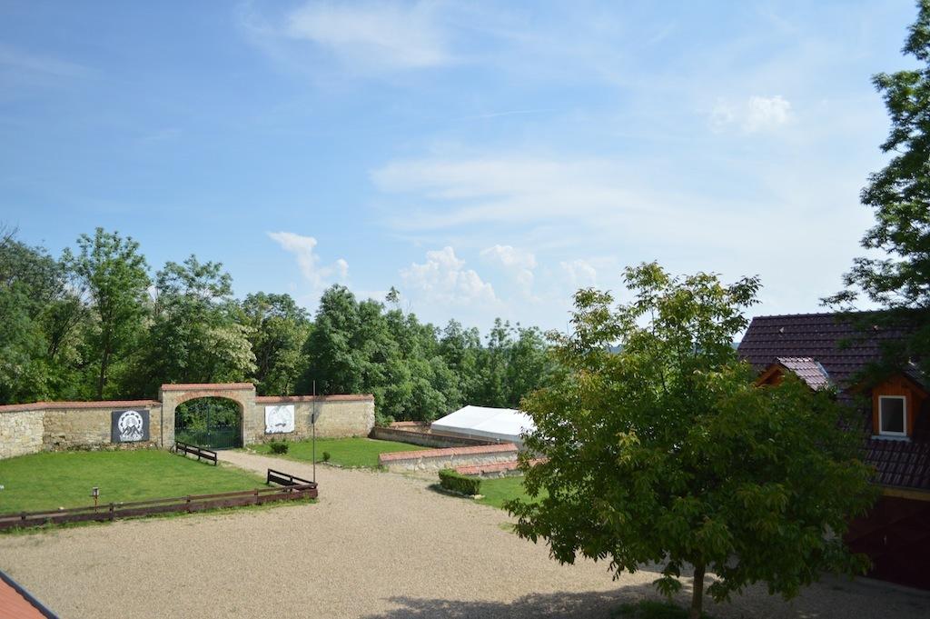 Stara Fara Hotel Chržín Exterior foto